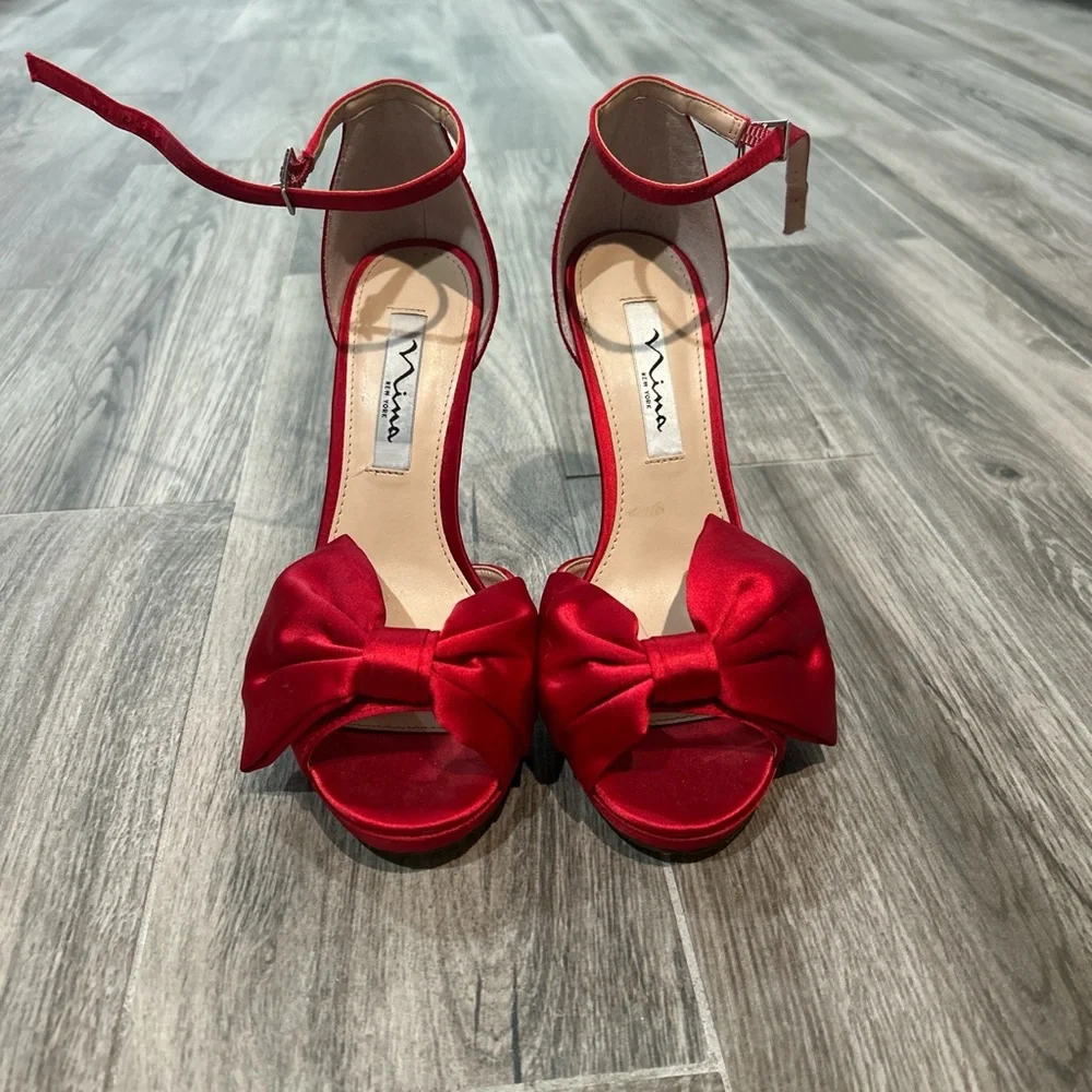 Nina Shoes Red Velvet Heels with Bow Detail - Picture 1 of 5